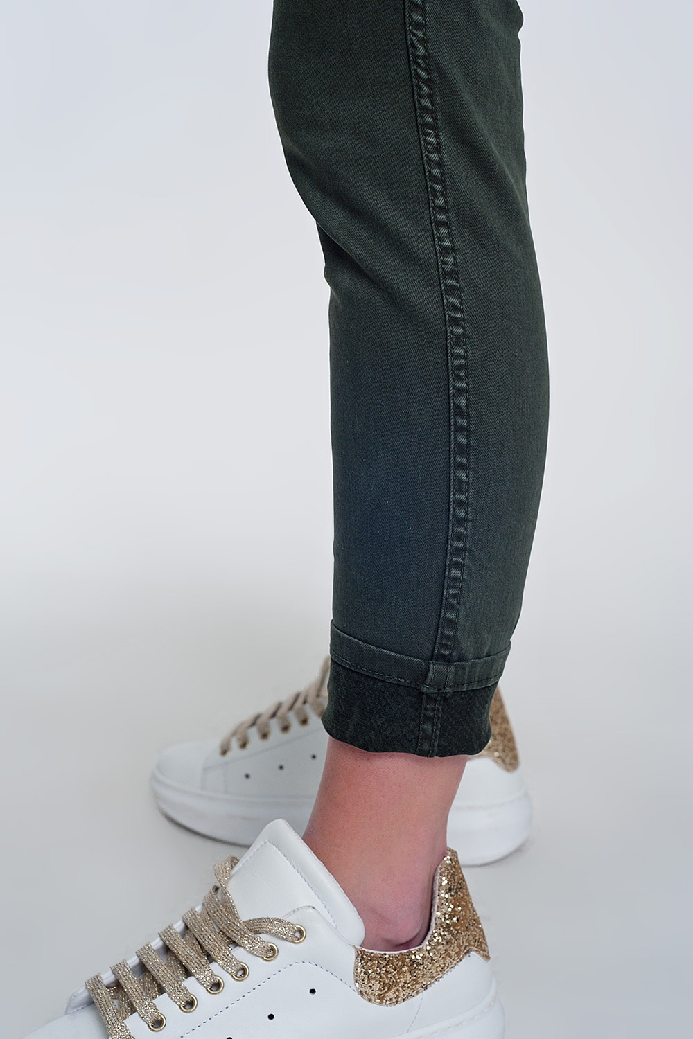 Pantalon estampado serpiente reversible en caqui Pantalon estampado serpiente reversible en caqui