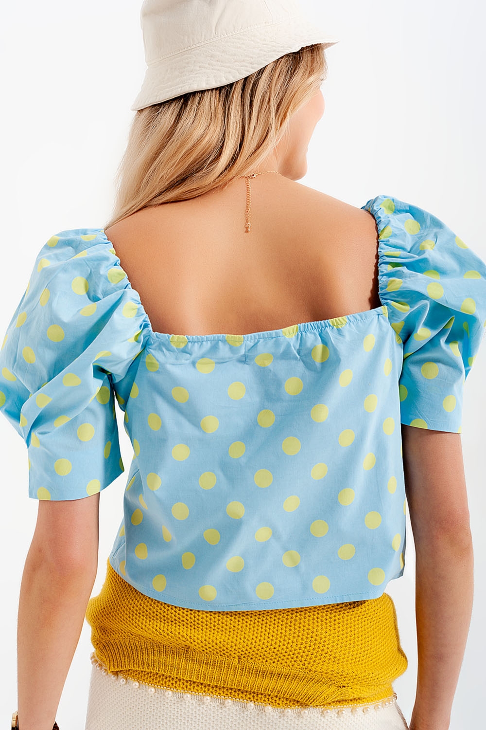 Top con escote cuadrado mangas abullonadas y estampado de lunares azul y verde Top con escote cuadrado mangas abullonadas y estampado de lunares azul y verde