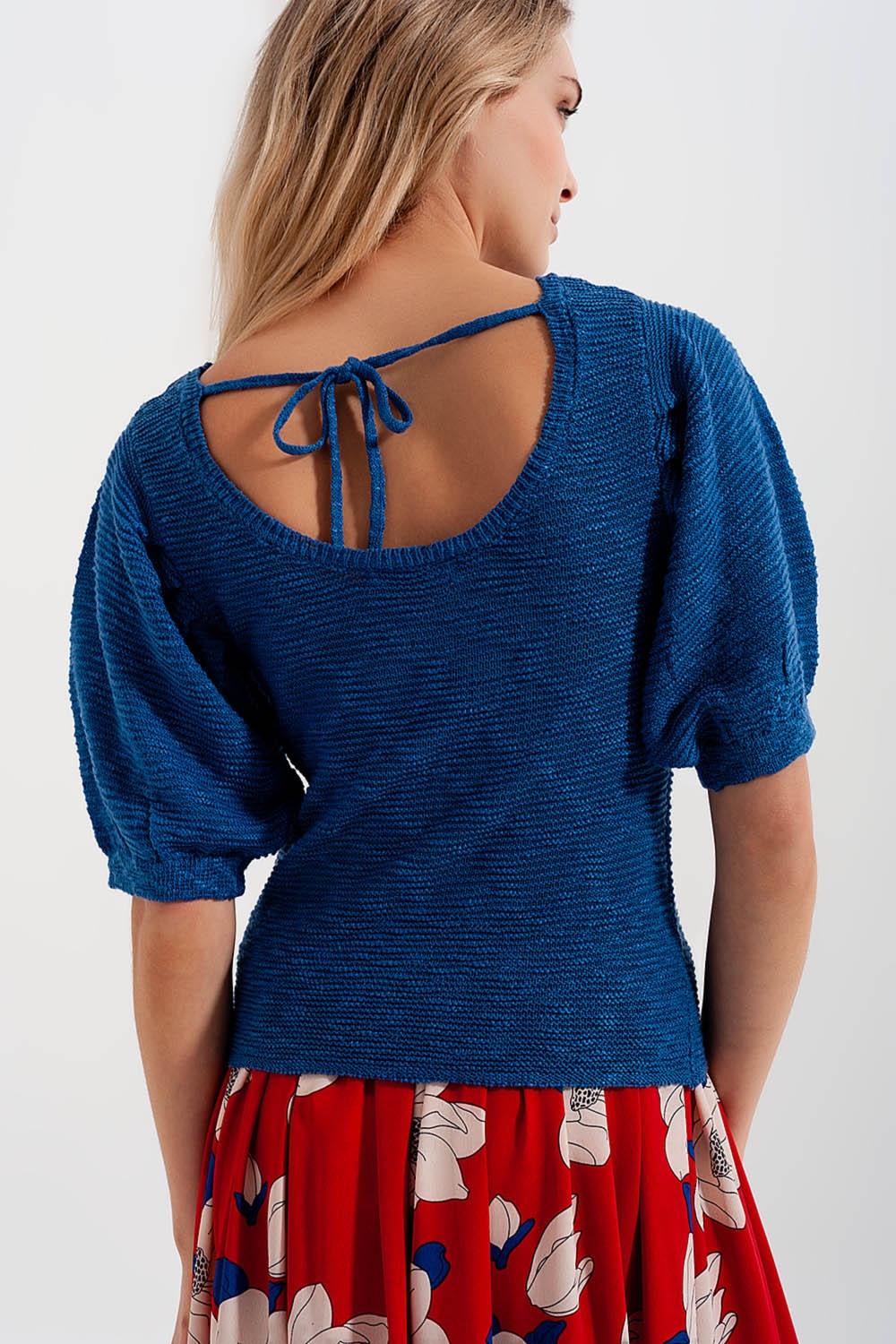 Top color azul de punto con manga corta Top color azul de punto con manga corta