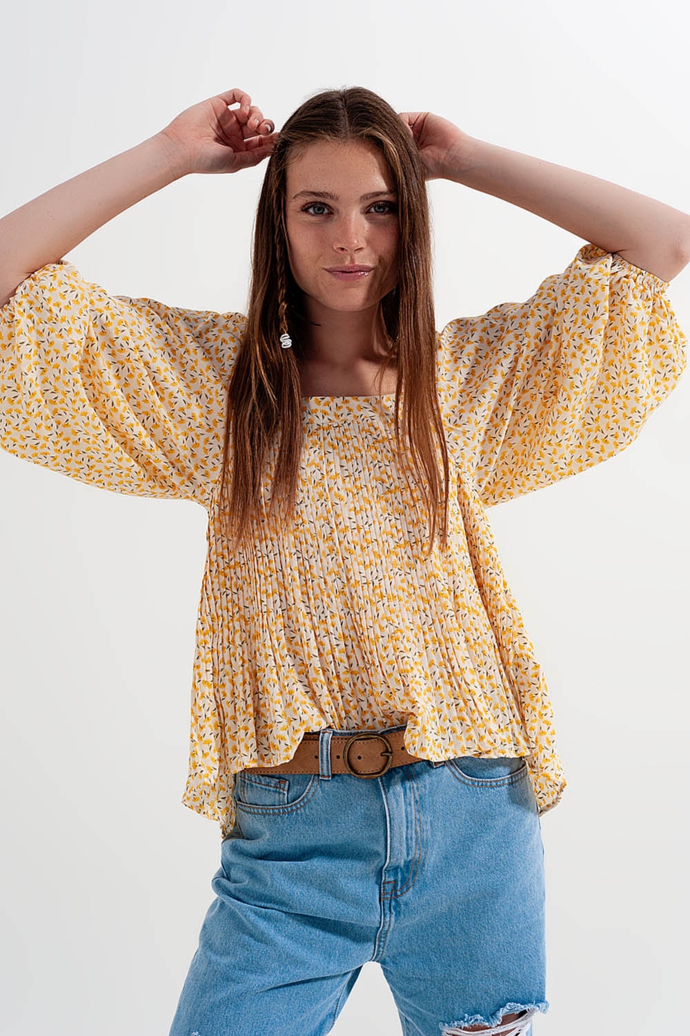Top con escote cuadrado manga abullonada y estampado floral en amarillo Top con escote cuadrado manga abullonada y estampado floral en amarillo