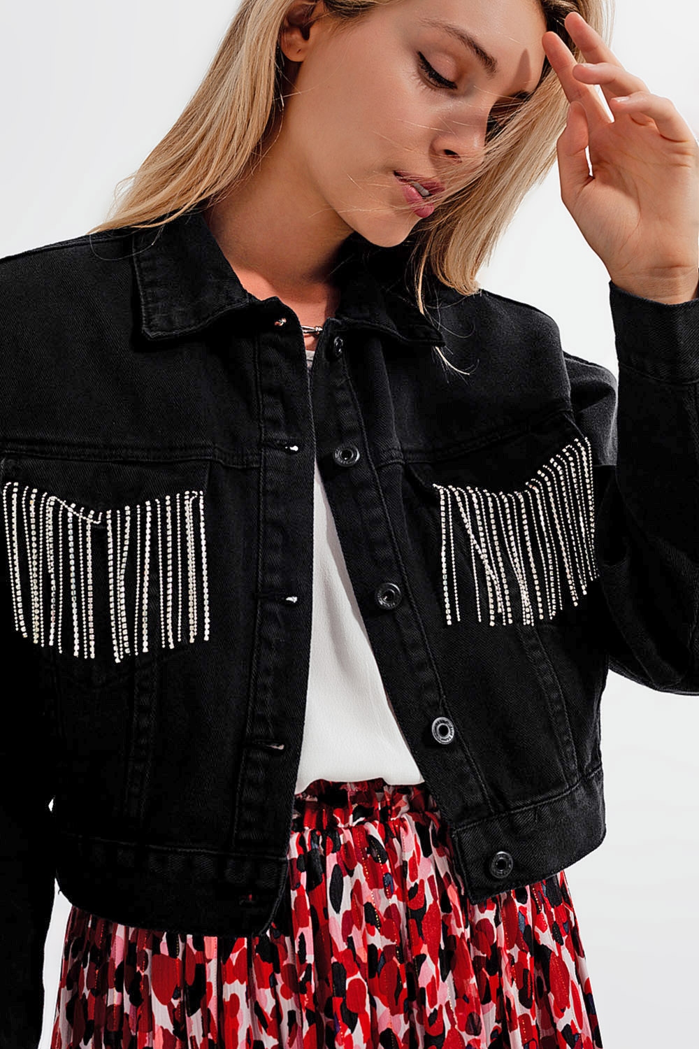 Chaqueta vaquera negra con flecos de strass