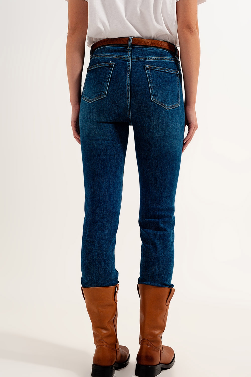 Jeans ajustados de talle alto en azul oscuro con elástico de alta calidad Jeans ajustados de talle alto en azul oscuro con elástico de alta calidad