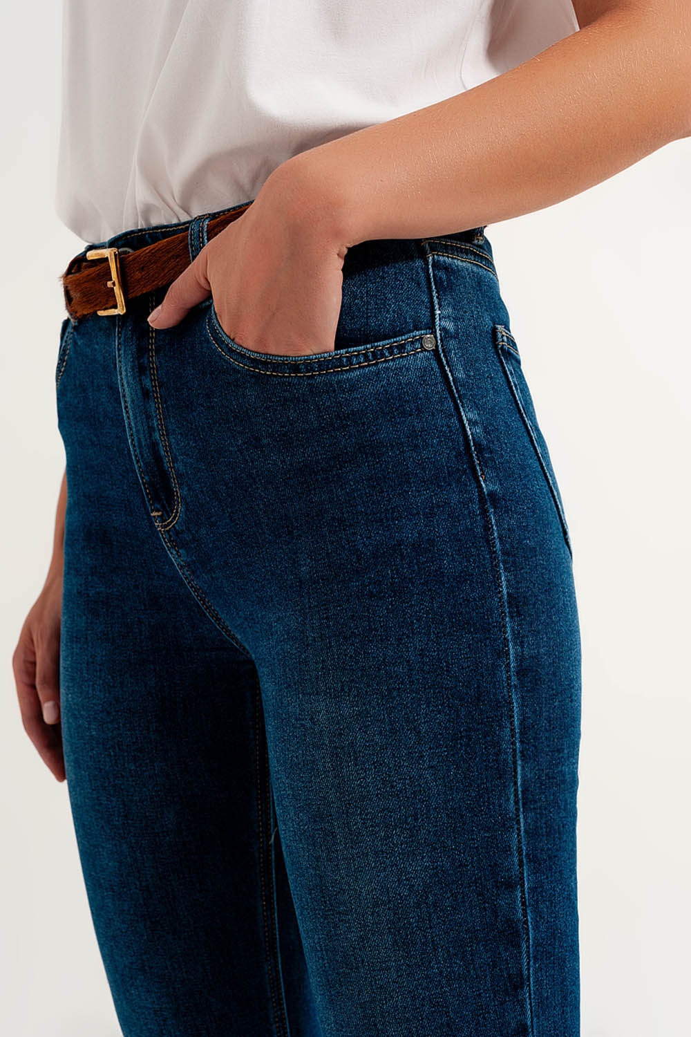 Jeans ajustados de talle alto en azul oscuro con elástico de alta calidad Jeans ajustados de talle alto en azul oscuro con elástico de alta calidad