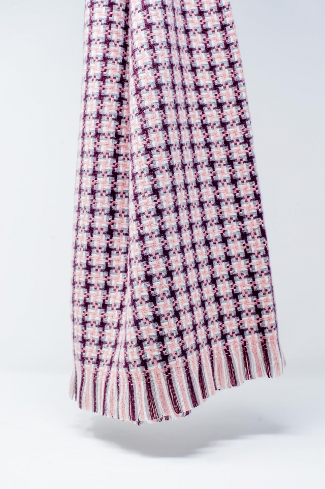 Bufanda rosa supersuave estampado geometrico