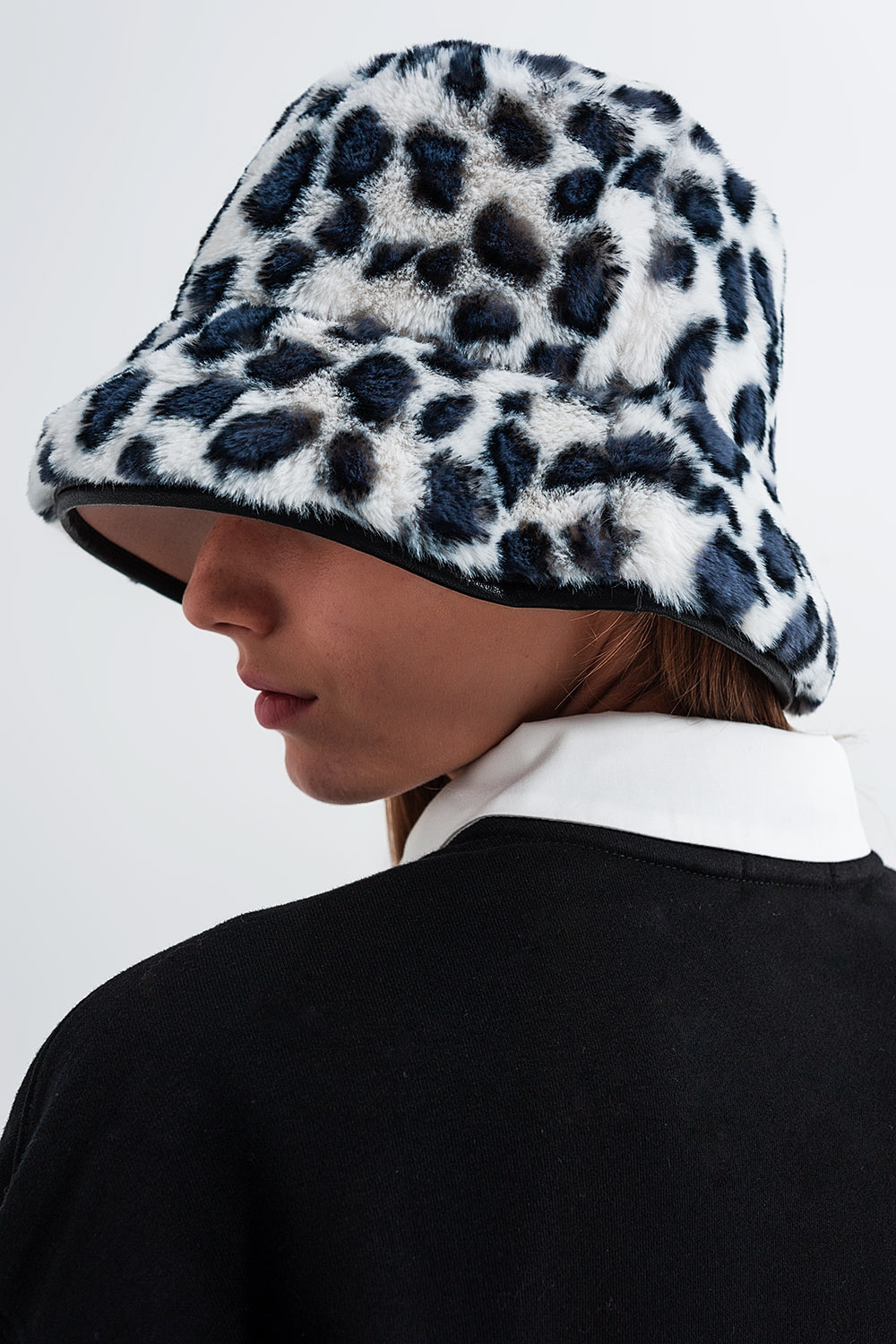 Sombrero de pescador con estampado animal en gris Sombrero de pescador con estampado animal en gris