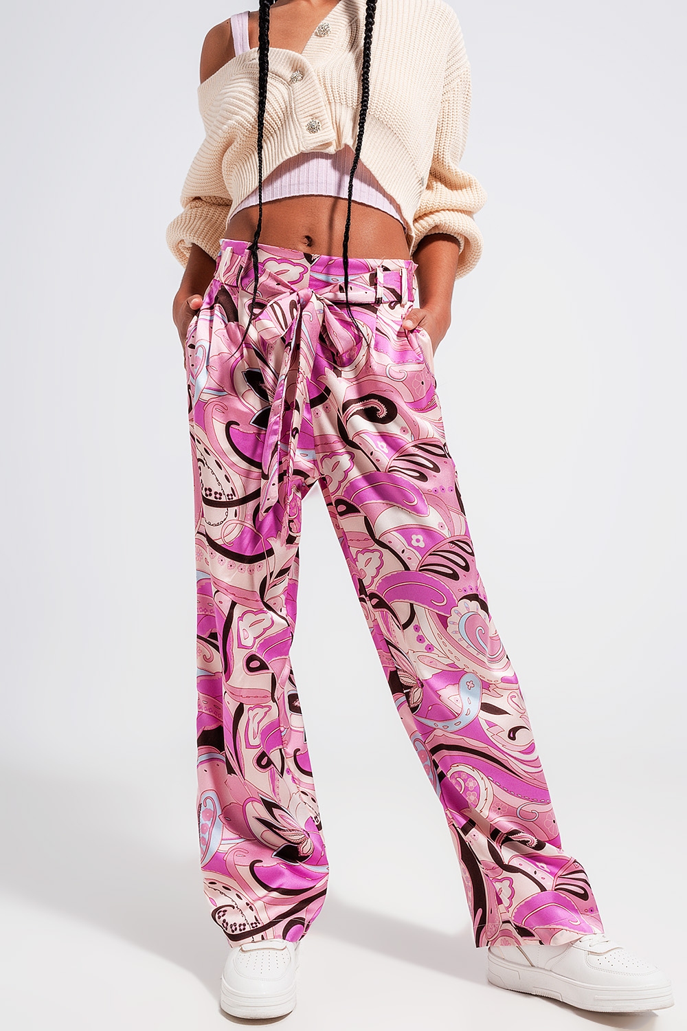 Pantalones rosa de pernera ancha con cintur&oacute;n