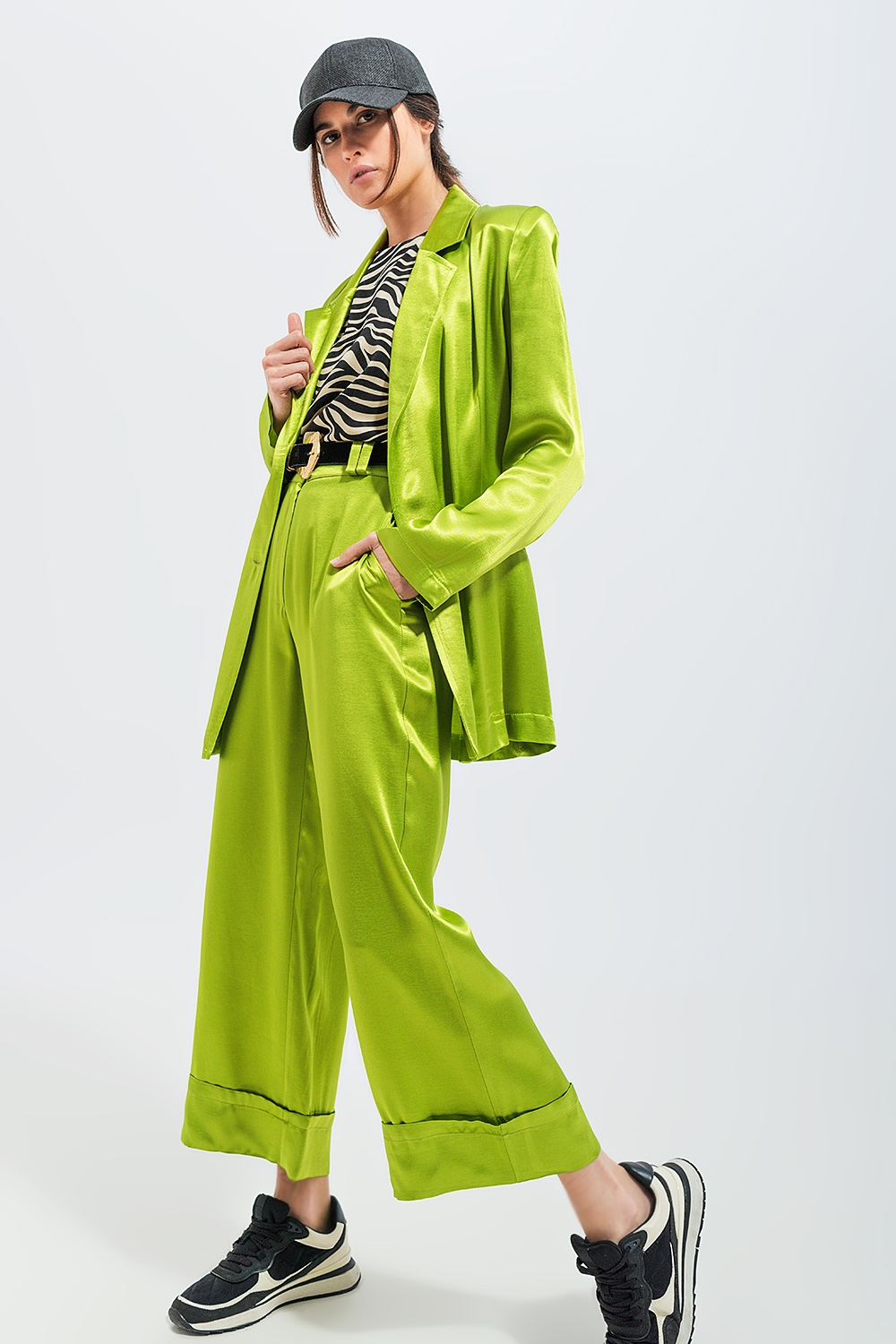 Pantalones de traje de pernera ancha de satén verdes Pantalones de traje de pernera ancha de satén verdes