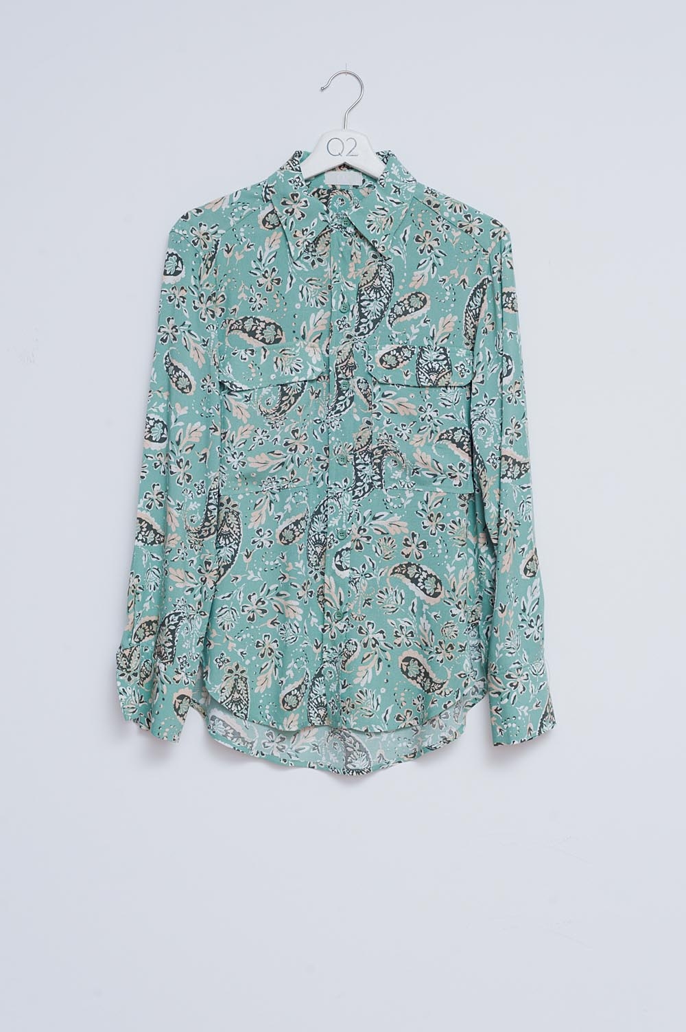 Camisa verde de manga larga con estampado floral y de cachemir