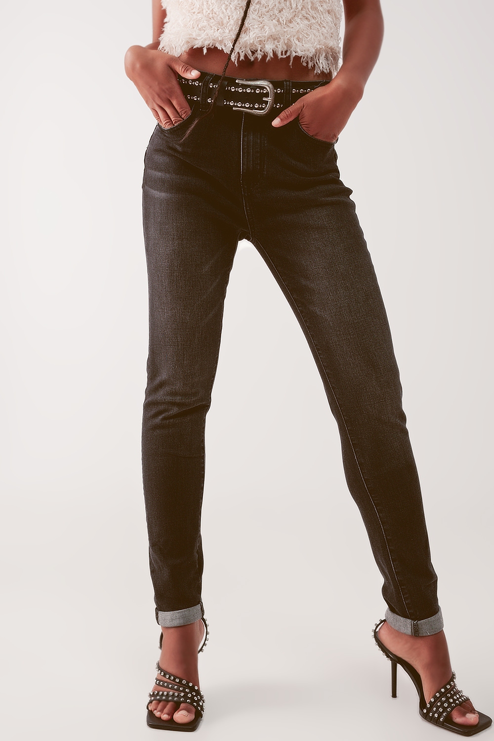 Vaqueros skinny en negro deslavado con cintura alta Vaqueros skinny en negro deslavado con cintura alta