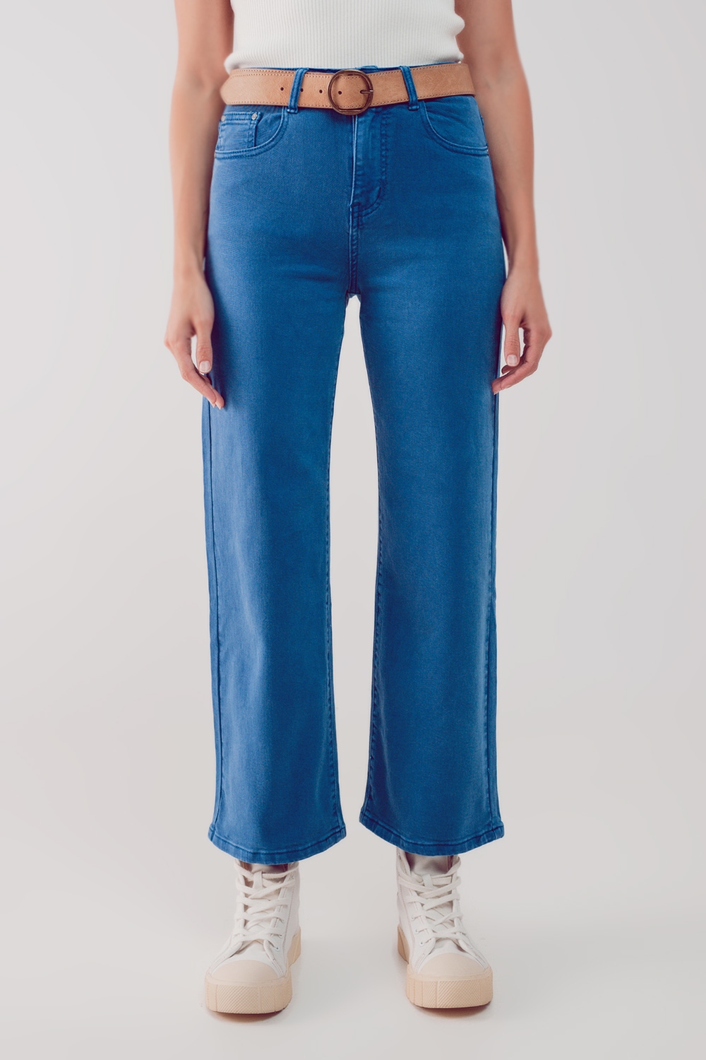 Vaqueros capri color azul de pernera ancha Vaqueros capri color azul de pernera ancha