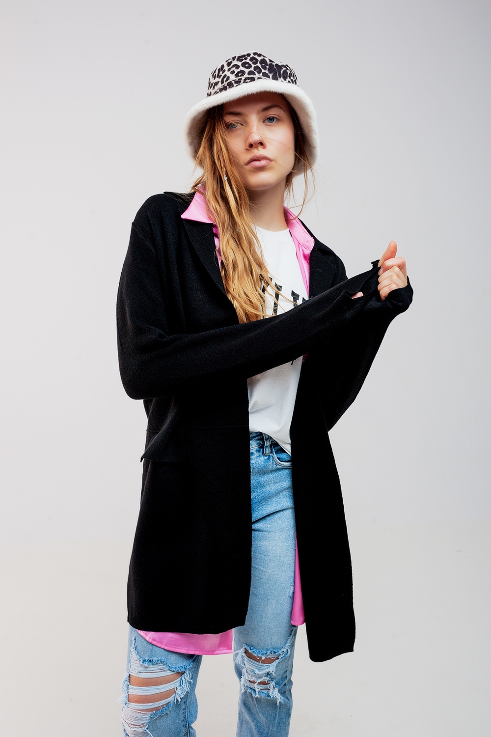 Cardigan extra grande en negro con solapas