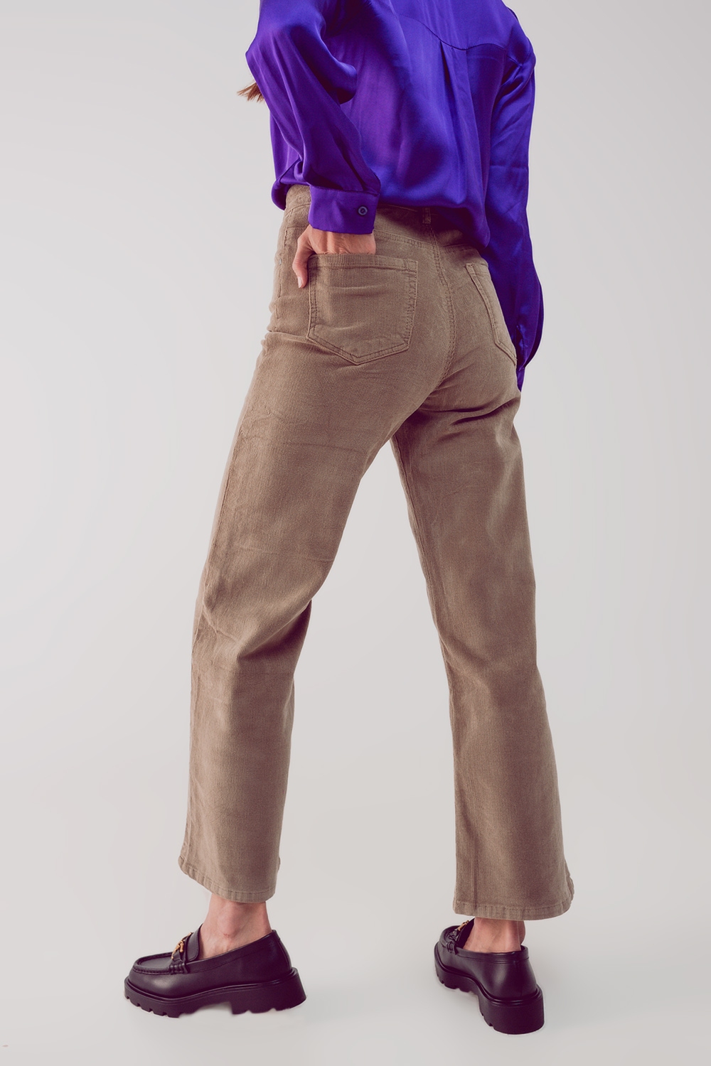 Pantalones capri beige de pana Pantalones capri beige de pana