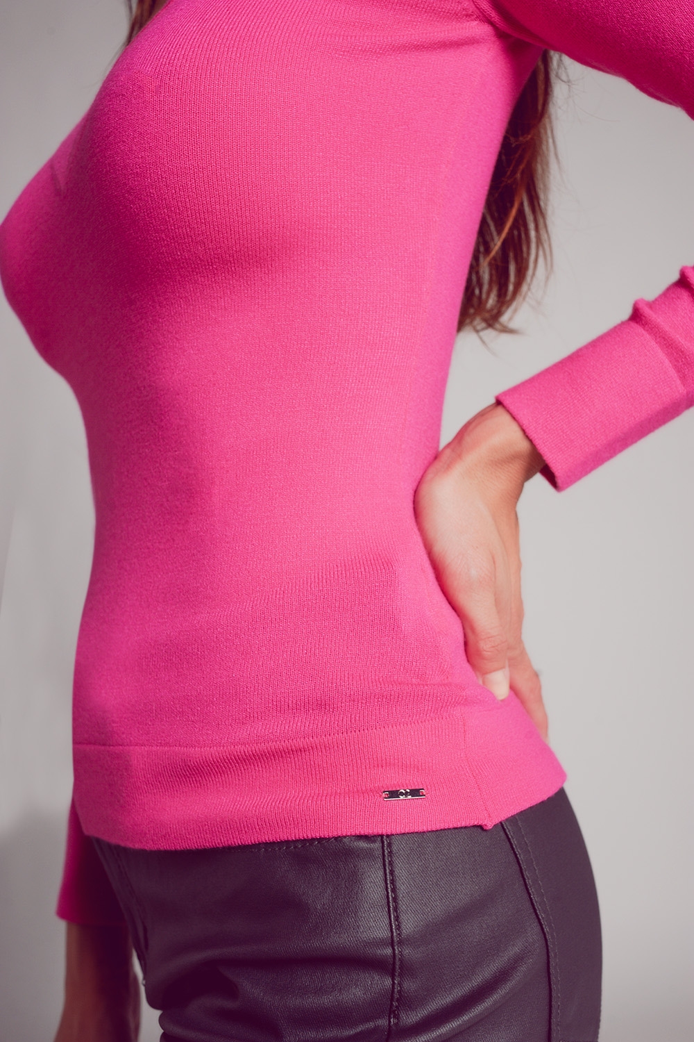 Jersey fucsia con escote V de punto fino Jersey fucsia con escote V de punto fino