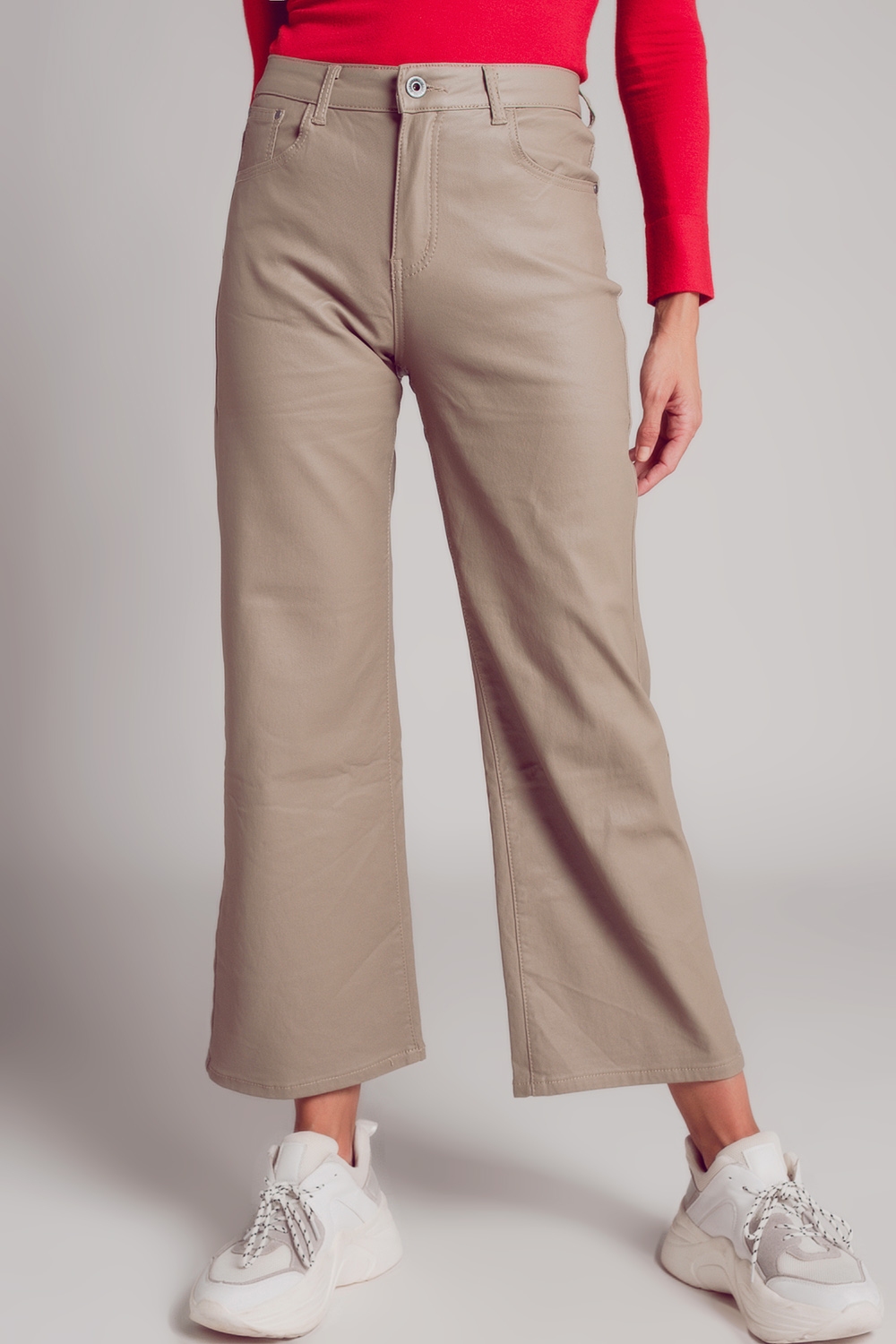 Pantalones beige de pernera ancha de cuero sintético Pantalones beige de pernera ancha de cuero sintético