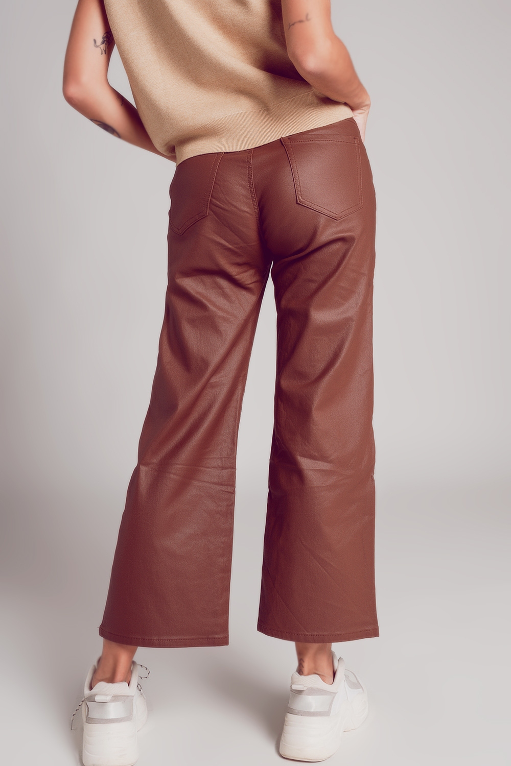 Pantalones marrones de pernera ancha de cuero sintético Pantalones marrones de pernera ancha de cuero sintético