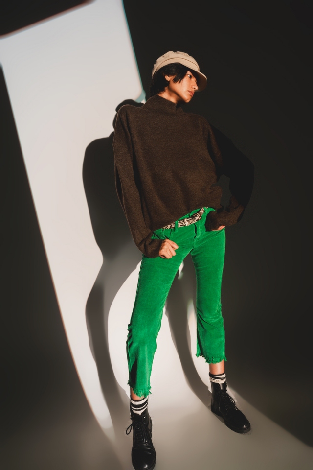 Pantaloni a zampa in velluto a coste color verde intenso