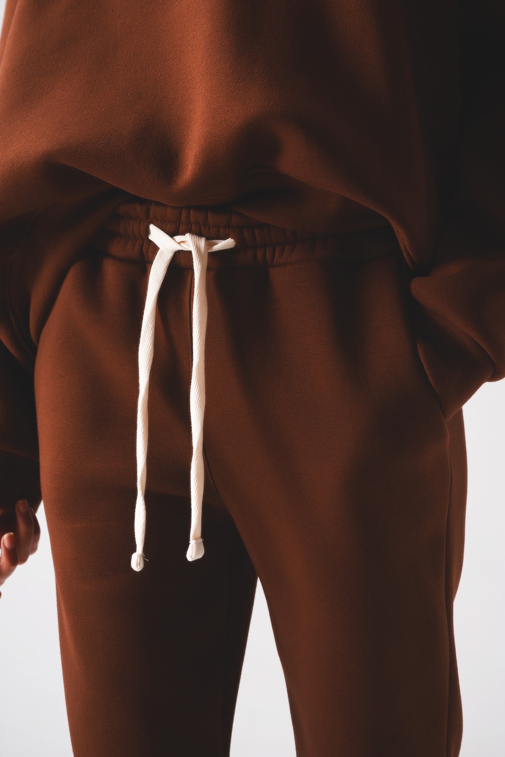 Jogger de algodón en color marron Jogger de algodón en color marron