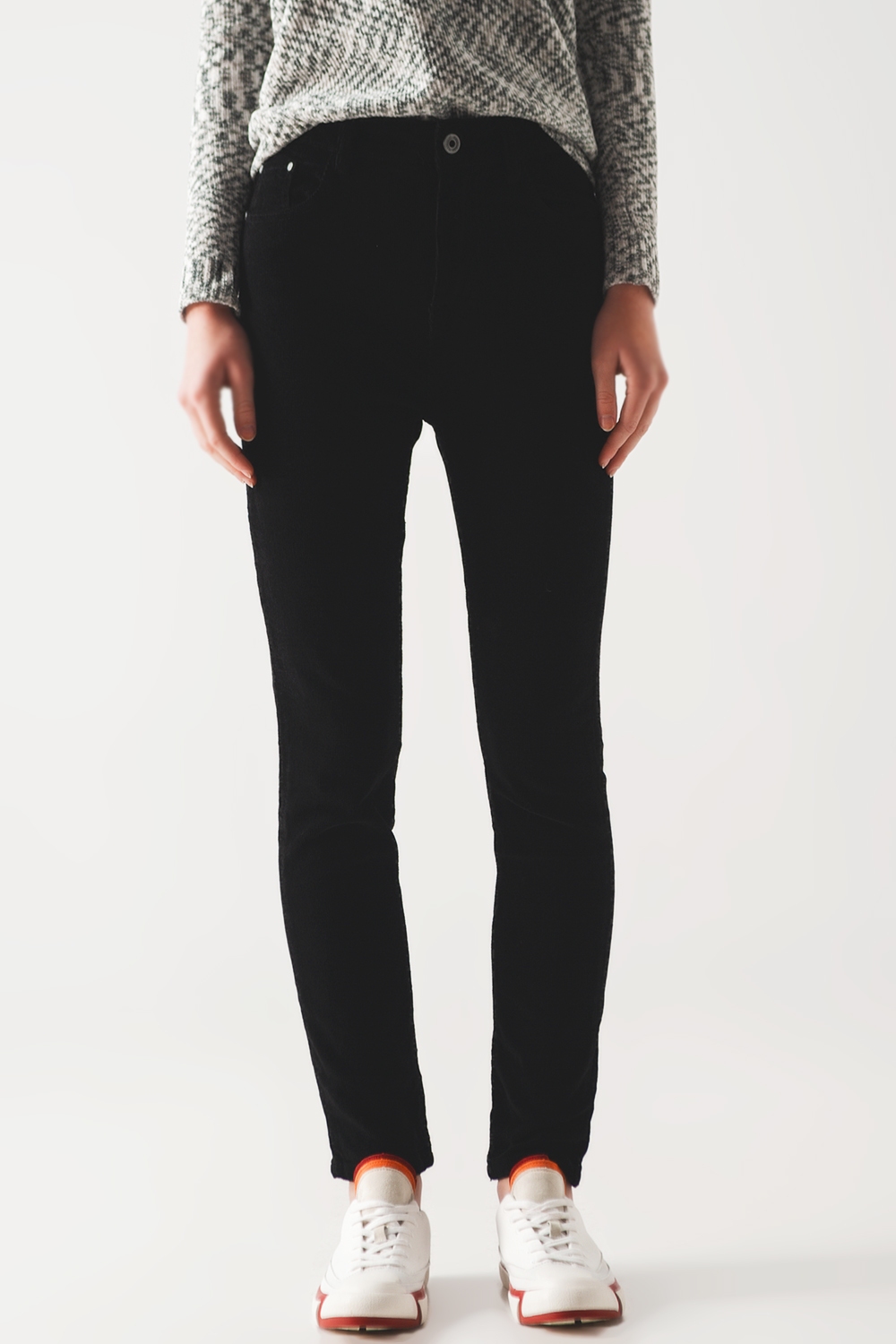 Pantalon negro corte pitillo de pana Pantalon negro corte pitillo de pana