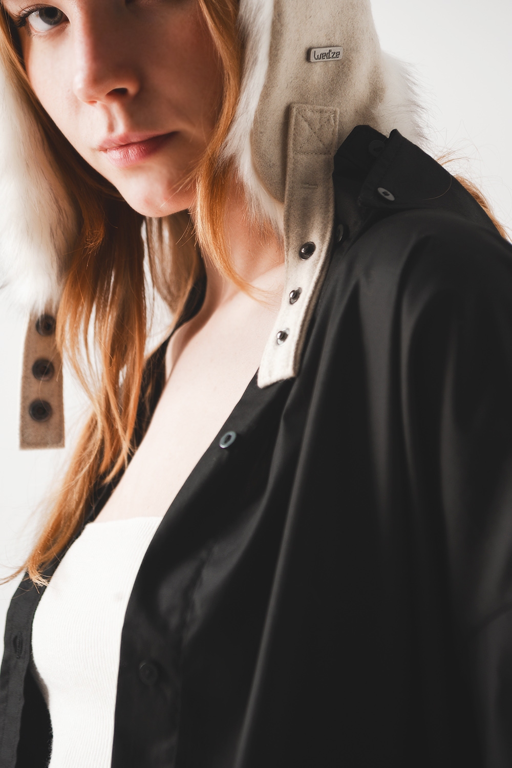 Camisa oversize en mezcla de algod&oacute;n negra