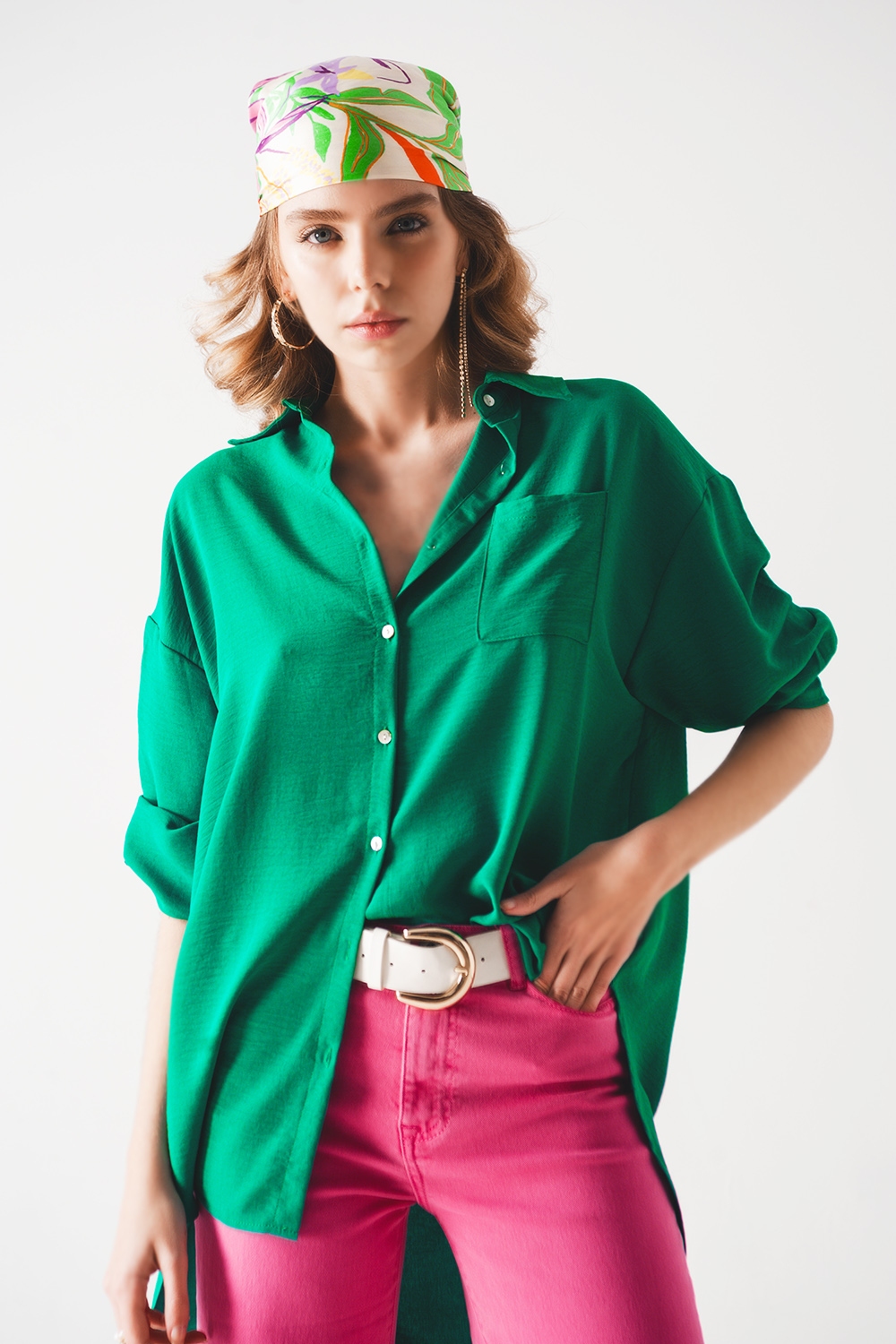 Camisa verde extragrande con detalle de bolsillo Camisa verde extragrande con detalle de bolsillo