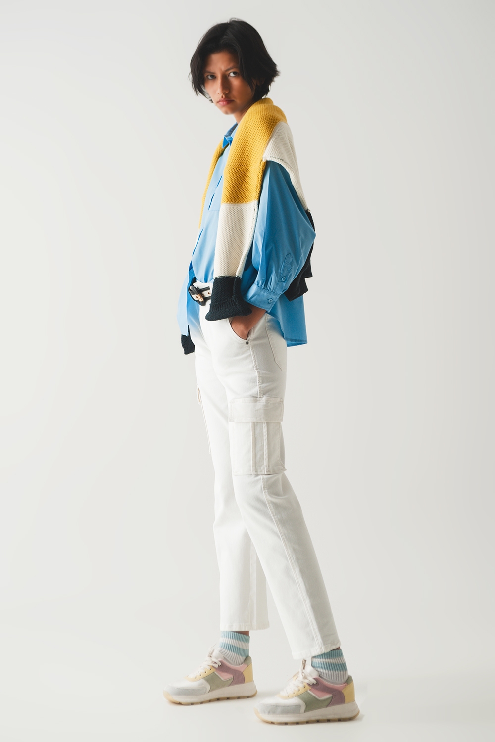 Pantalones estilo cargo en blanco Pantalones estilo cargo en blanco