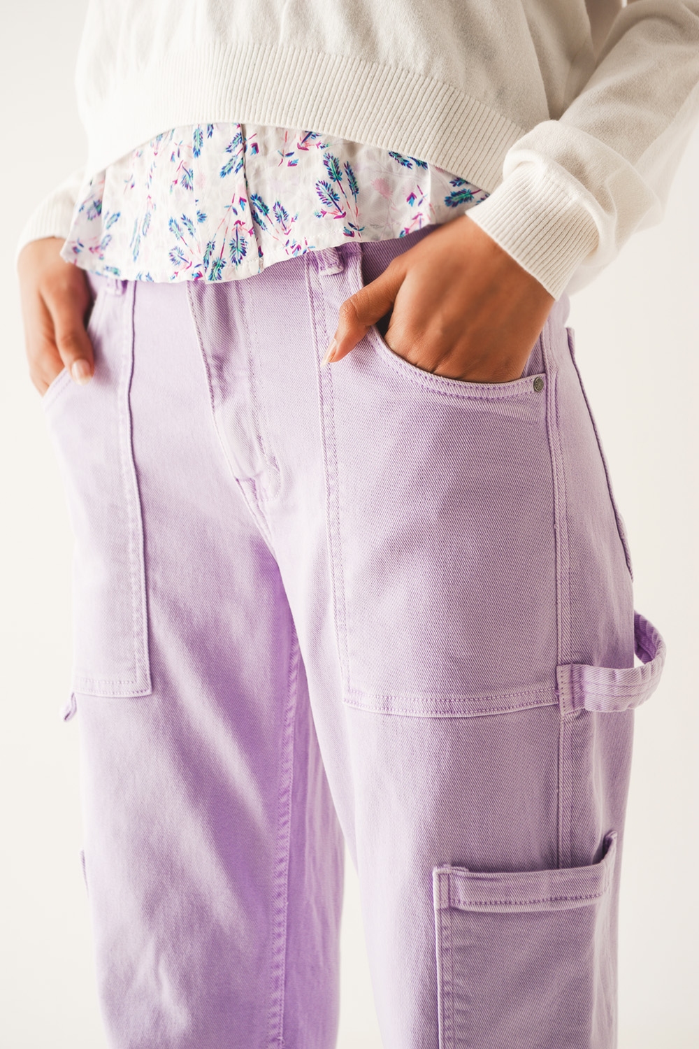 Pantalones cargo en morado Pantalones cargo en morado