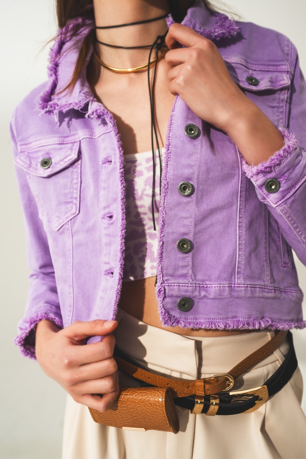 Chaqueta vaquera lila con bordes sin rematar Chaqueta vaquera lila con bordes sin rematar