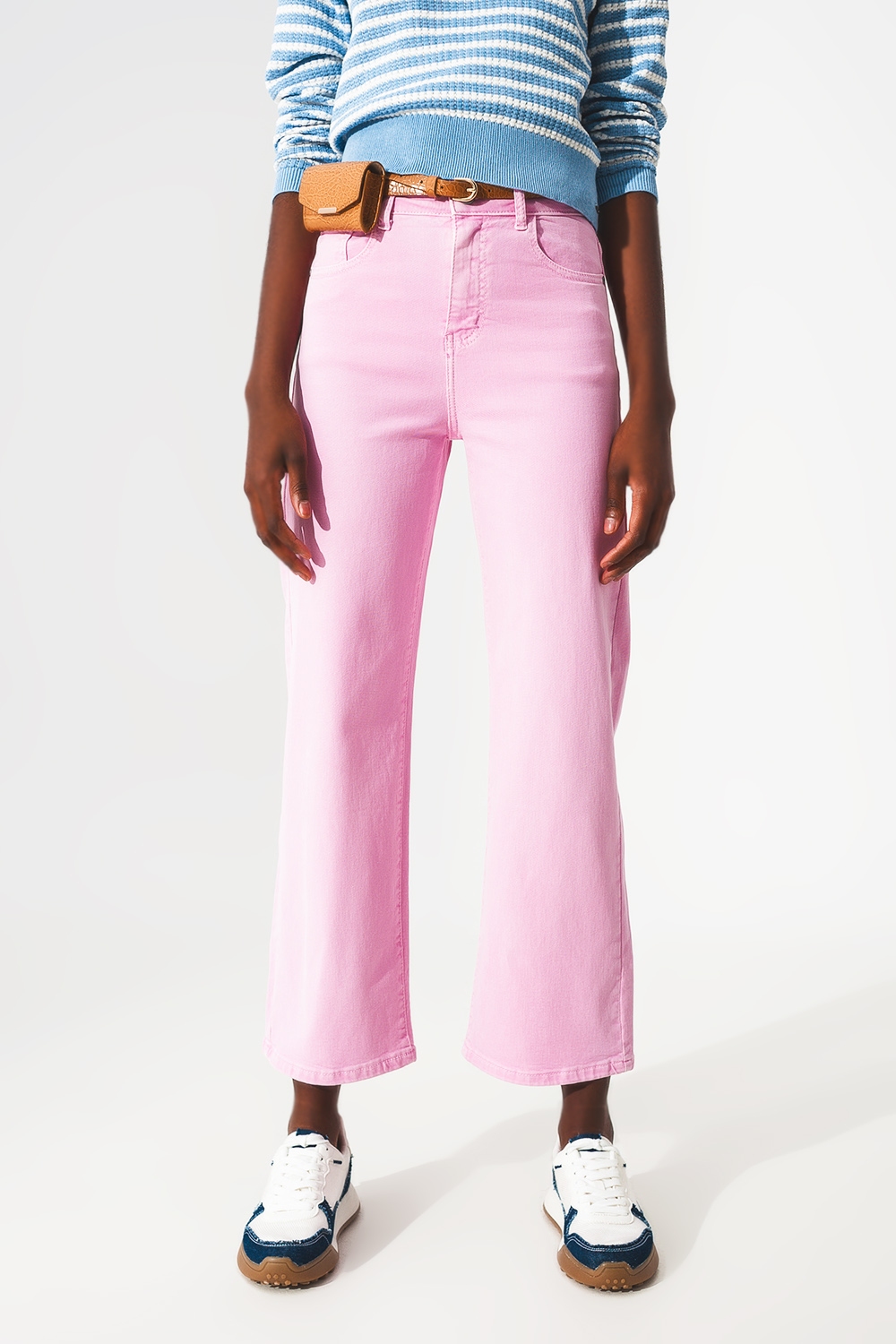 Vaqueros capri color rosa chicle de pernera ancha Vaqueros capri color rosa chicle de pernera ancha