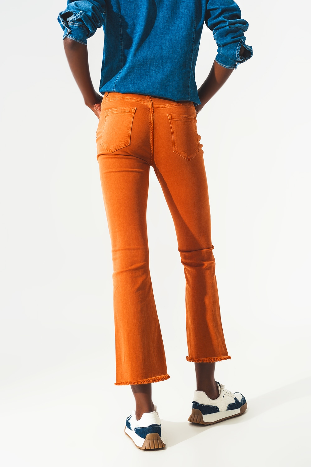 Pantalones de campana con borde de dobladillo sin rematar en naranja Pantalones de campana con borde de dobladillo sin rematar en naranja