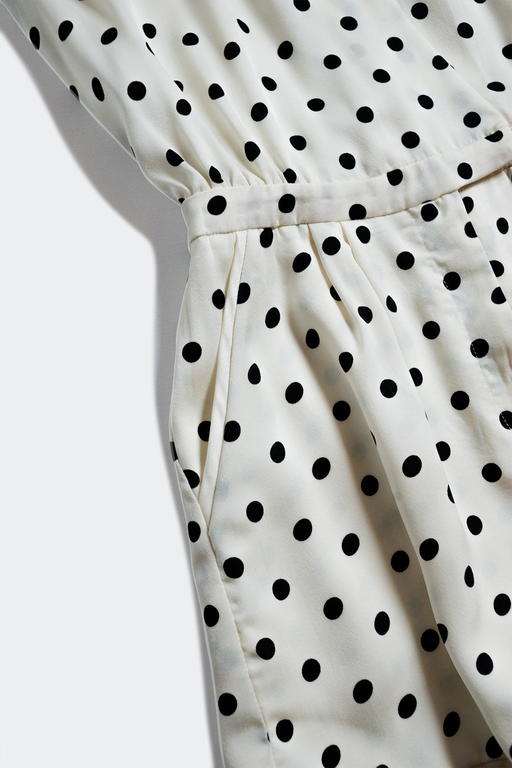 Mono corto con estampado de lunares
