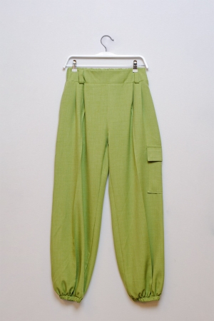 Cargo Pants With Pockets and Cinched Waist in Green