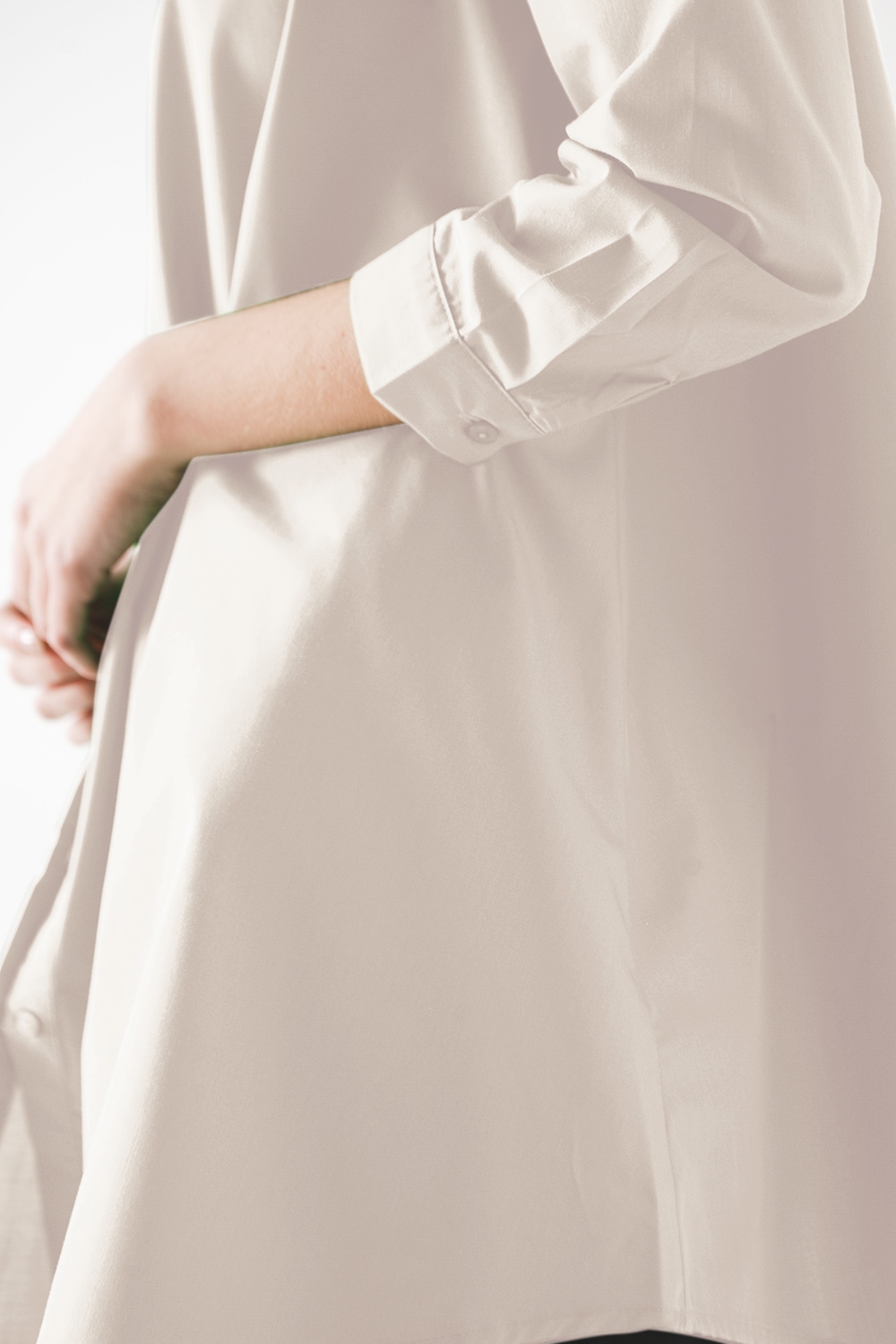 Camisa oversize de popelina en línea A en blanco Camisa oversize de popelina en línea A en blanco
