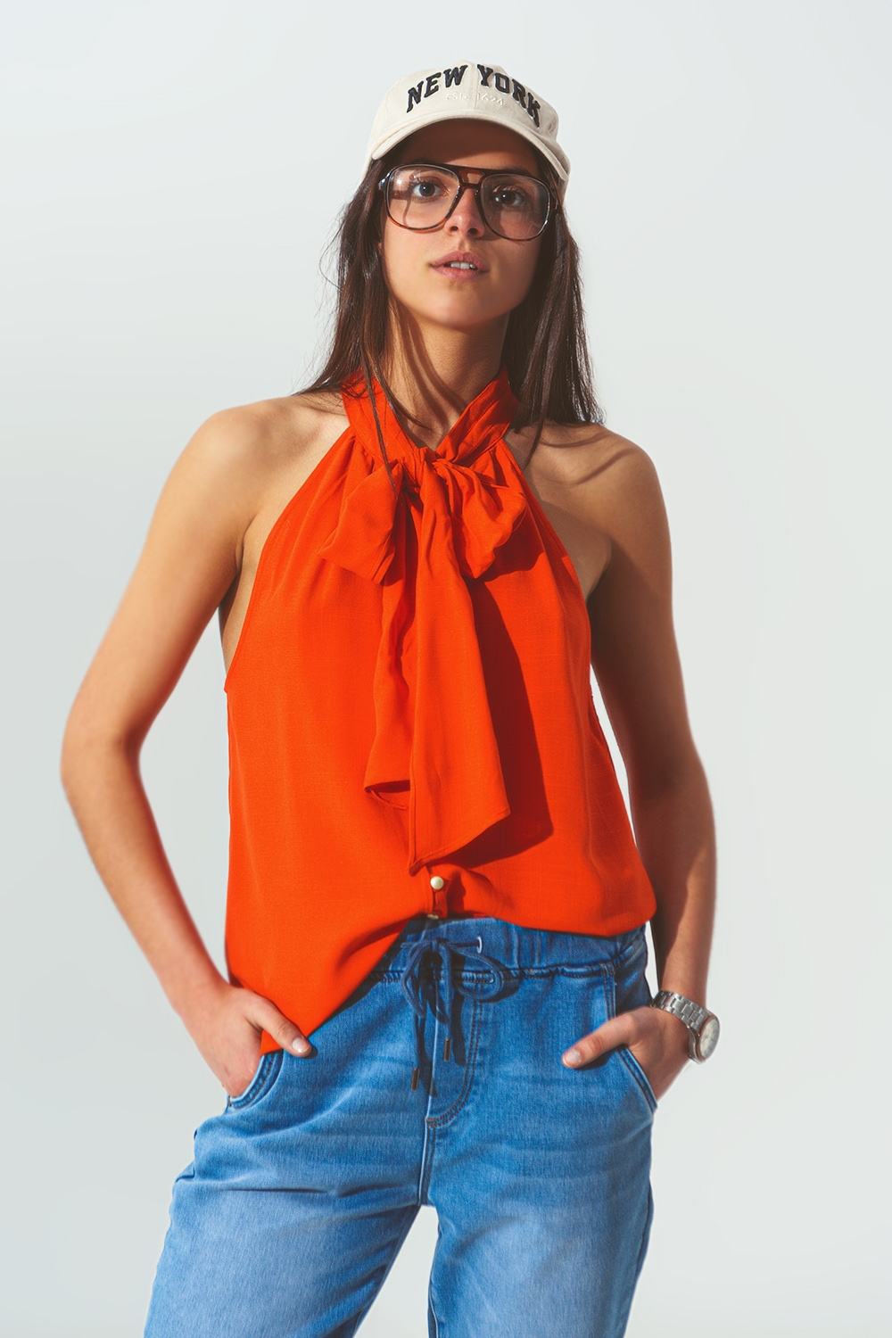 Top con Cuello Halter y Detalles de Botones en Naranja Top con Cuello Halter y Detalles de Botones en Naranja
