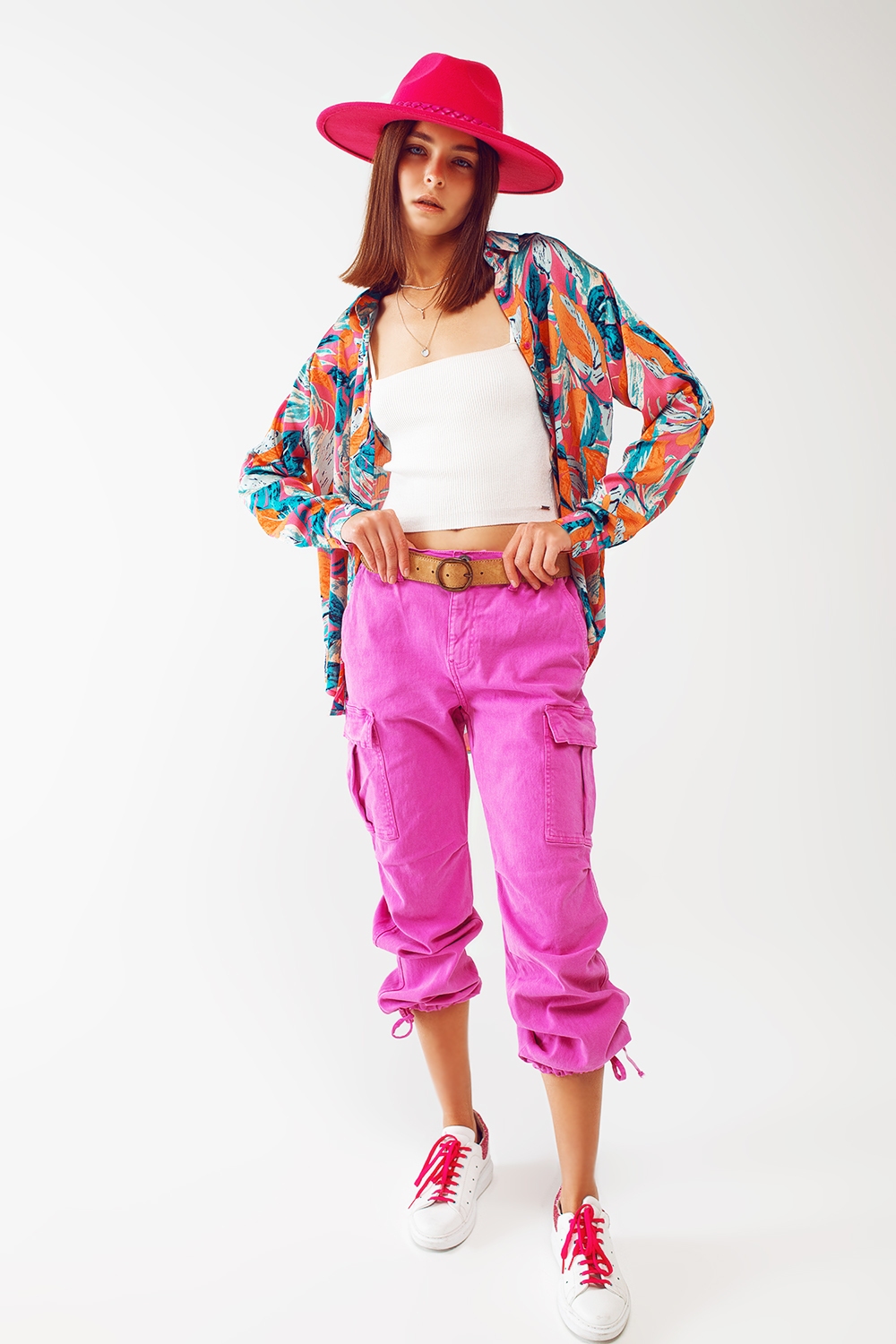 Pantalones cargo con extremos de borla en fucsia Pantalones cargo con extremos de borla en fucsia