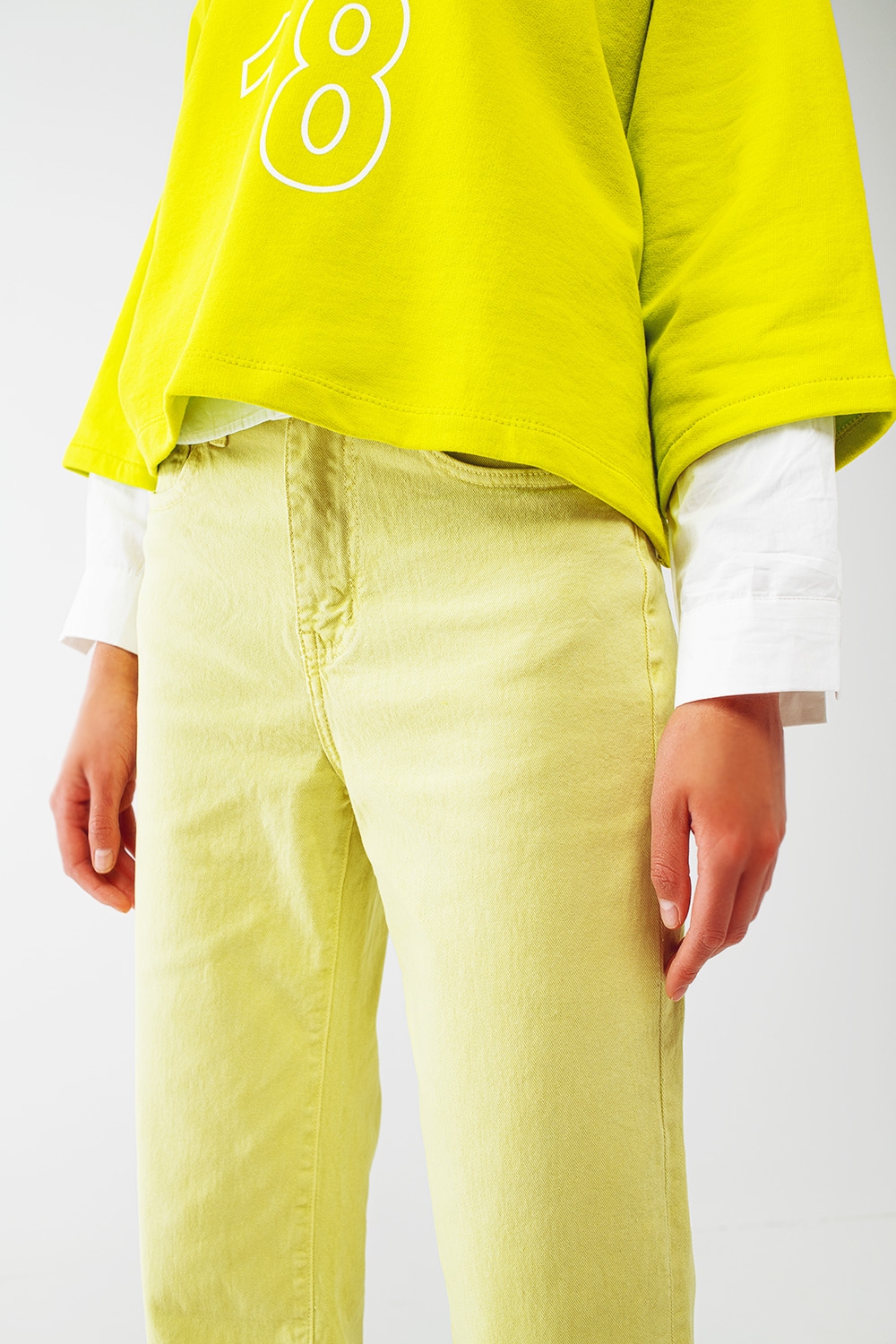 Jeans de pierna recta con dobladillo corto en verde lima