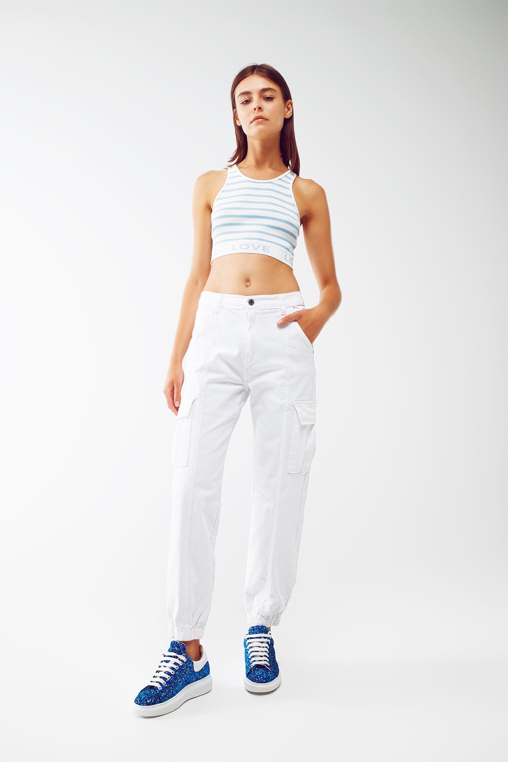 Top corto a rayas con texto Love en azul Top corto a rayas con texto Love en azul