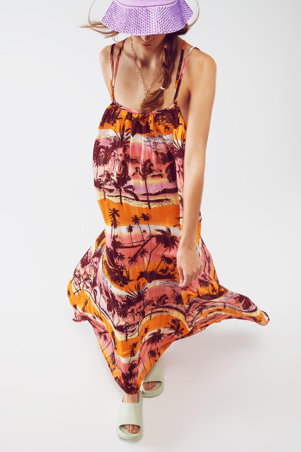 Vestido largo maxi de espalda abierta con estampado tropical en rosa