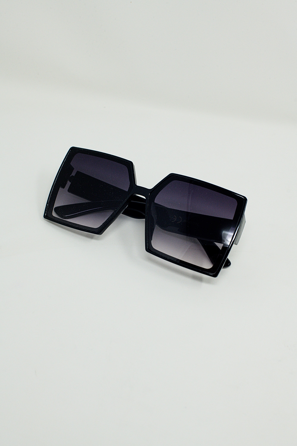 Gafas de sol cuadradas extragrandes en negro