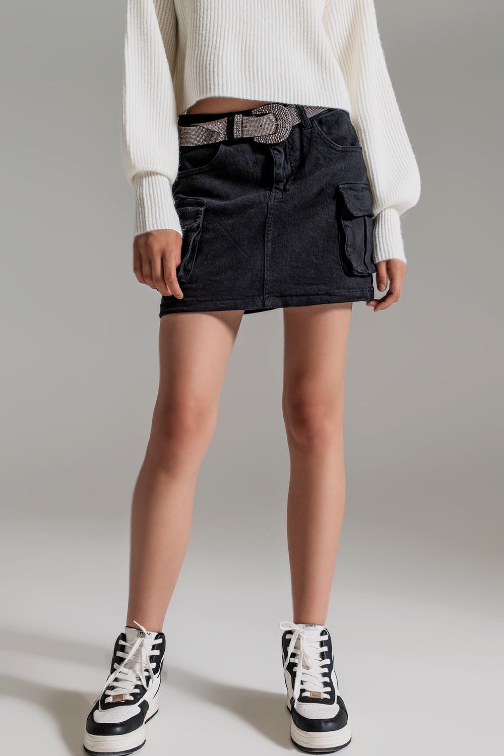Mini falda cargo en negro