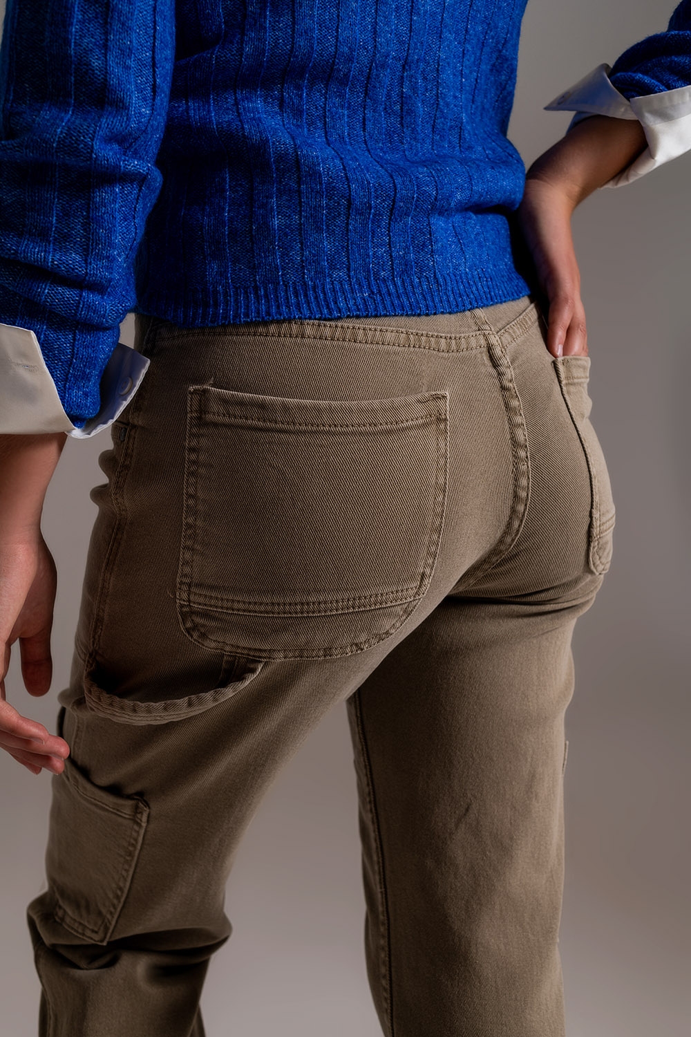 Pantalones cargo de pierna recta en marrón beige Pantalones cargo de pierna recta en marrón beige