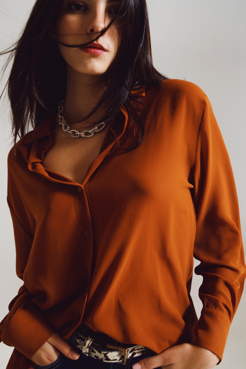 Blusa de gasa en color camel Blusa de gasa en color camel