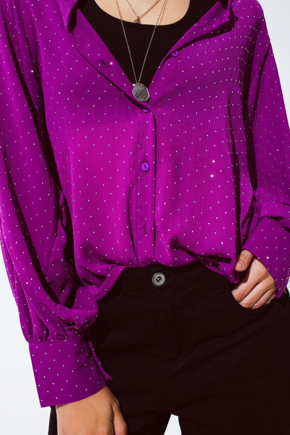 Blusa en magenta con detalle de strass Blusa en magenta con detalle de strass