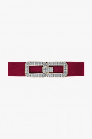 Cinturón elástico rojo con doble hebilla ovalada con incrustaciones de strass