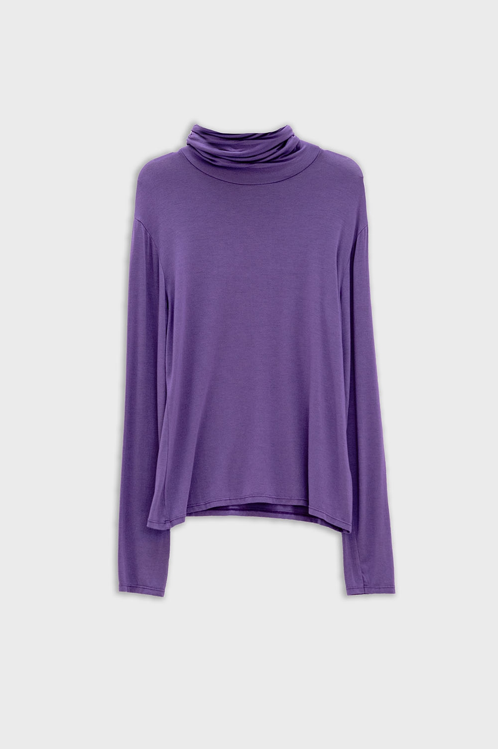 Camiseta de cuello alto y manga larga en tejido modal morado Camiseta de cuello alto y manga larga en tejido modal morado