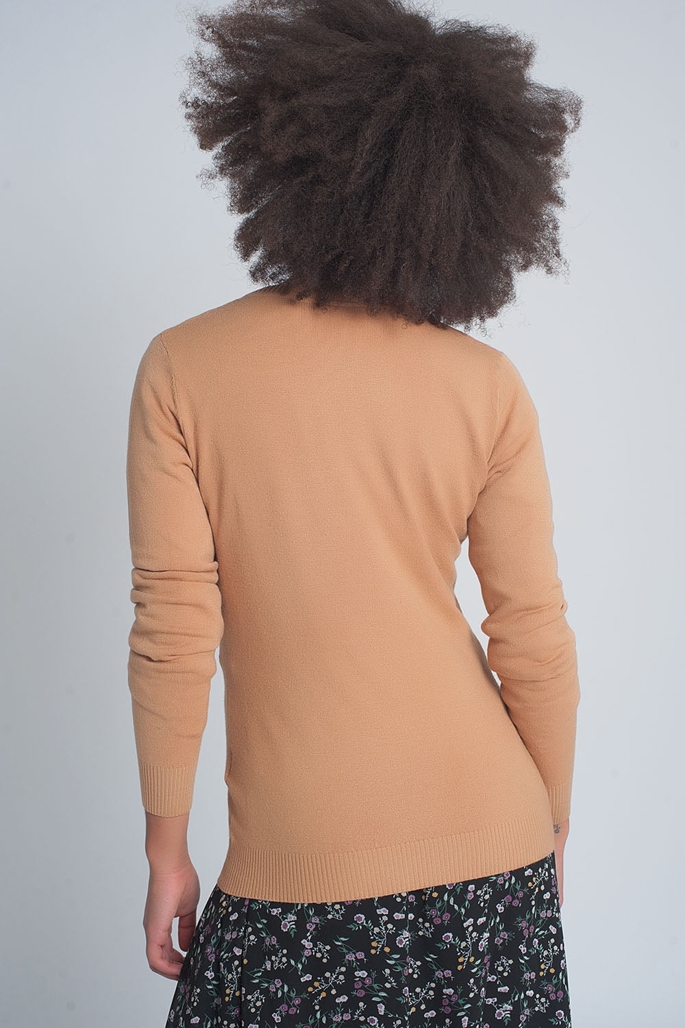 Chaqueta de punto con botones delanteros en camel Chaqueta de punto con botones delanteros en camel