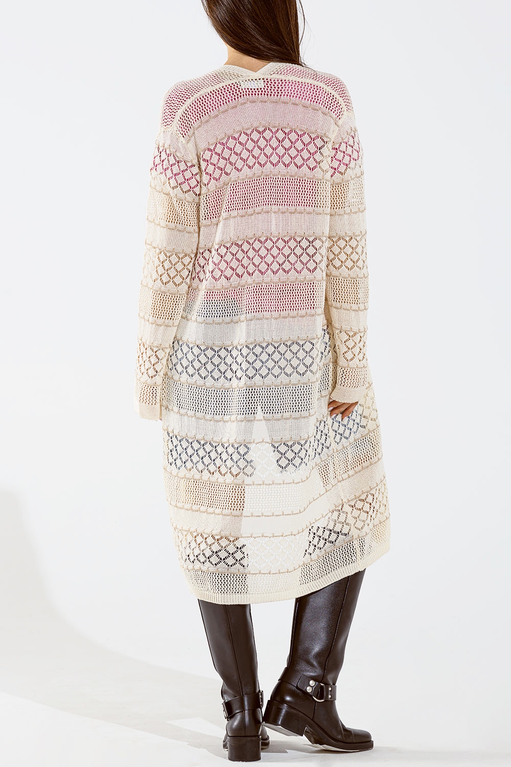 Maxi c&aacute;rdigan de ganchillo beige con mangas largas