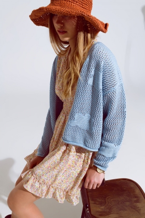 Chaqueta de ganchillo con nubes de punto azul