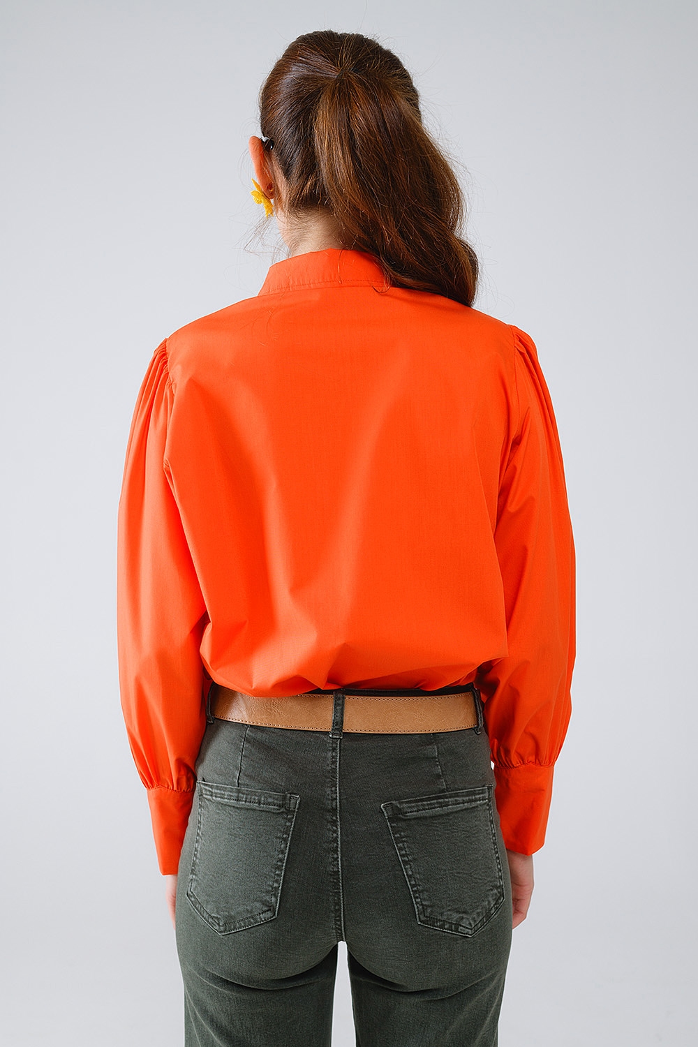Camisa b&aacute;sica de popel&iacute;n naranja con mangas largas globo