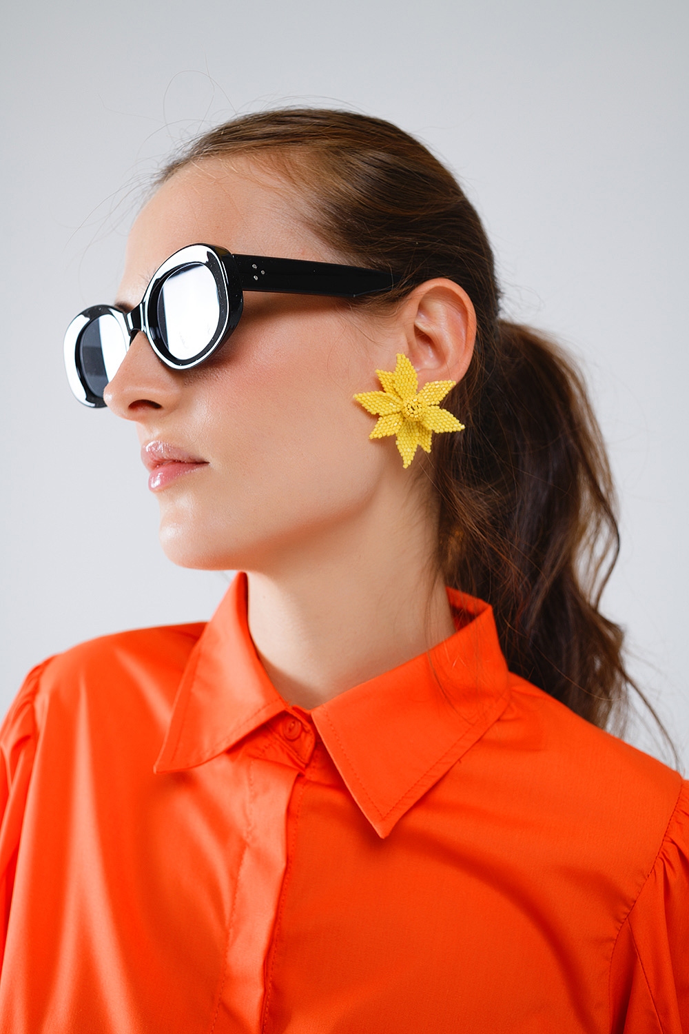 Pendientes Bordados Flor 3D En Amarillo Pendientes Bordados Flor 3D En Amarillo