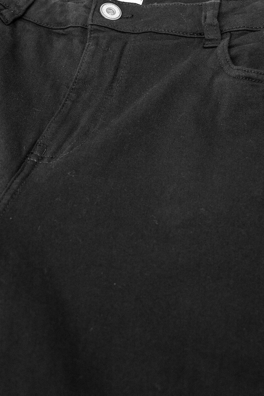 Vaqueros Basic ajustados al tobillo en negro Vaqueros Basic ajustados al tobillo en negro